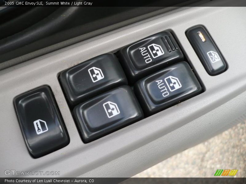 Summit White / Light Gray 2005 GMC Envoy SLE
