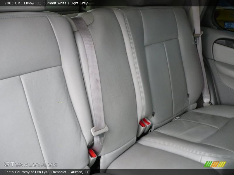 Summit White / Light Gray 2005 GMC Envoy SLE
