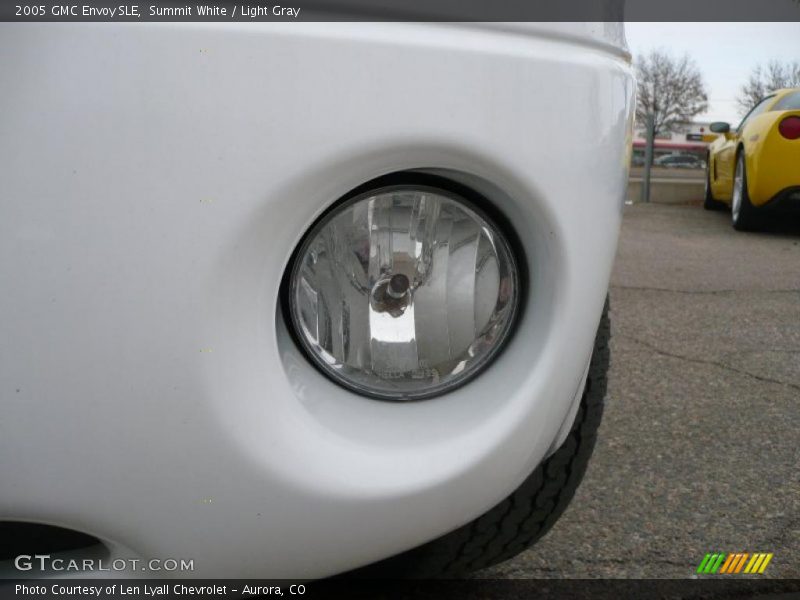 Summit White / Light Gray 2005 GMC Envoy SLE