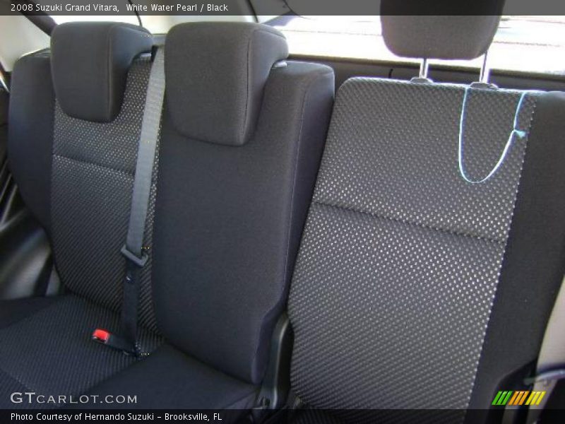 White Water Pearl / Black 2008 Suzuki Grand Vitara