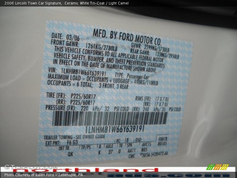 Ceramic White Tri-Coat / Light Camel 2006 Lincoln Town Car Signature