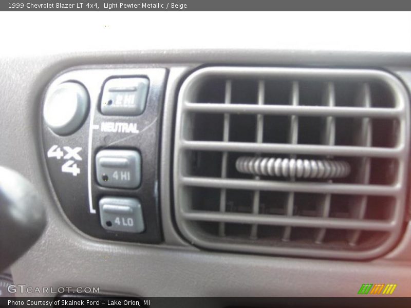 Light Pewter Metallic / Beige 1999 Chevrolet Blazer LT 4x4
