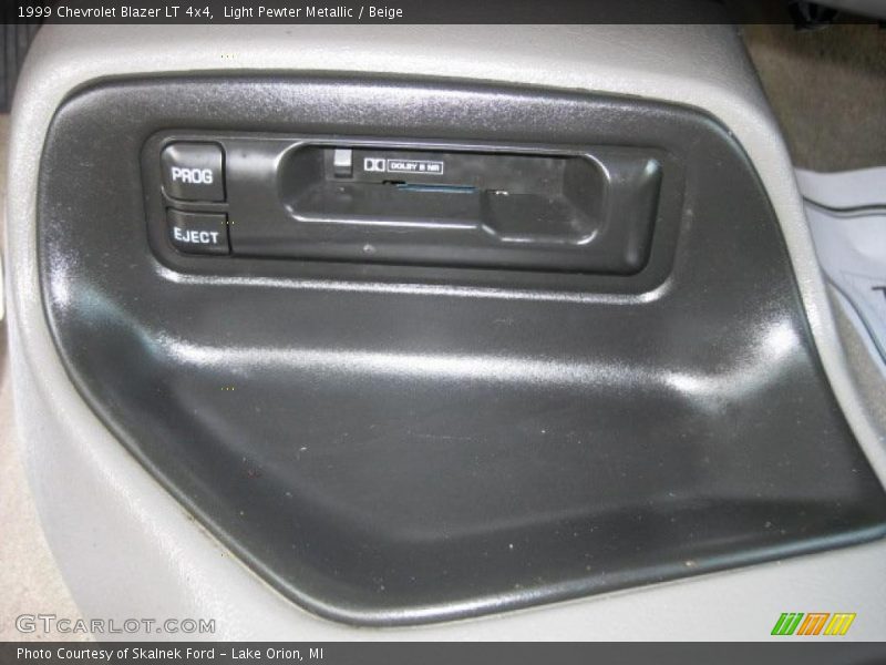 Light Pewter Metallic / Beige 1999 Chevrolet Blazer LT 4x4