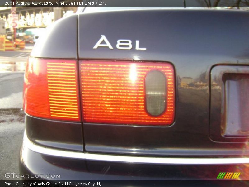 Ming Blue Pearl Effect / Ecru 2001 Audi A8 4.2 quattro