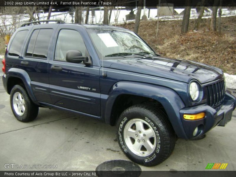 Patriot Blue Pearlcoat / Taupe 2002 Jeep Liberty Limited 4x4