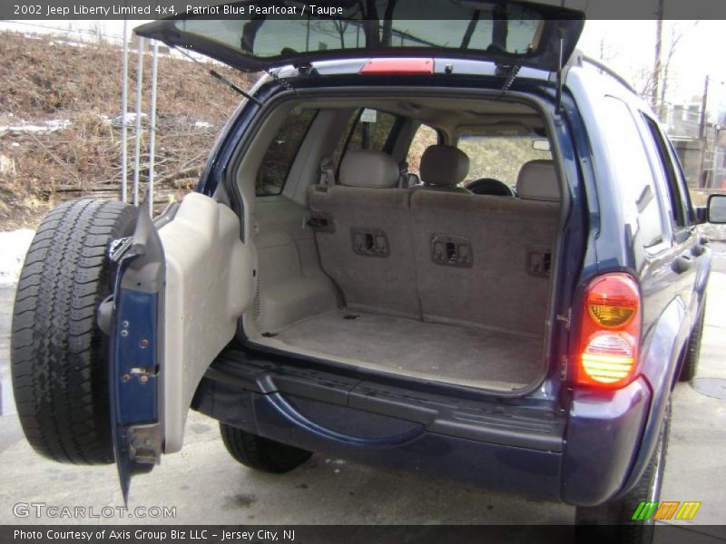 Patriot Blue Pearlcoat / Taupe 2002 Jeep Liberty Limited 4x4