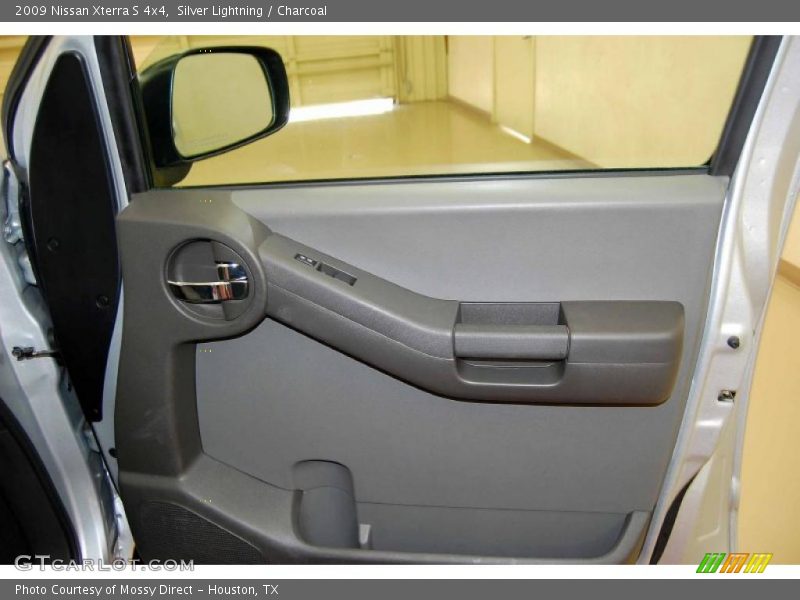 Silver Lightning / Charcoal 2009 Nissan Xterra S 4x4