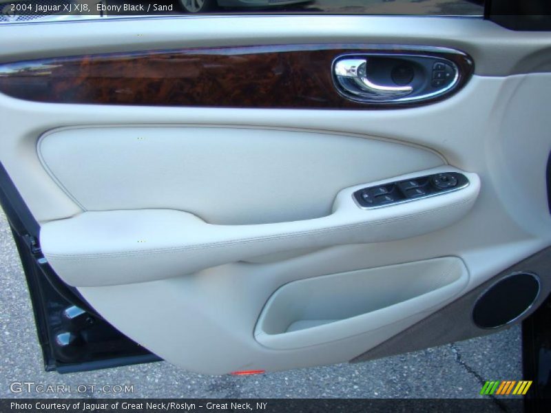 Ebony Black / Sand 2004 Jaguar XJ XJ8