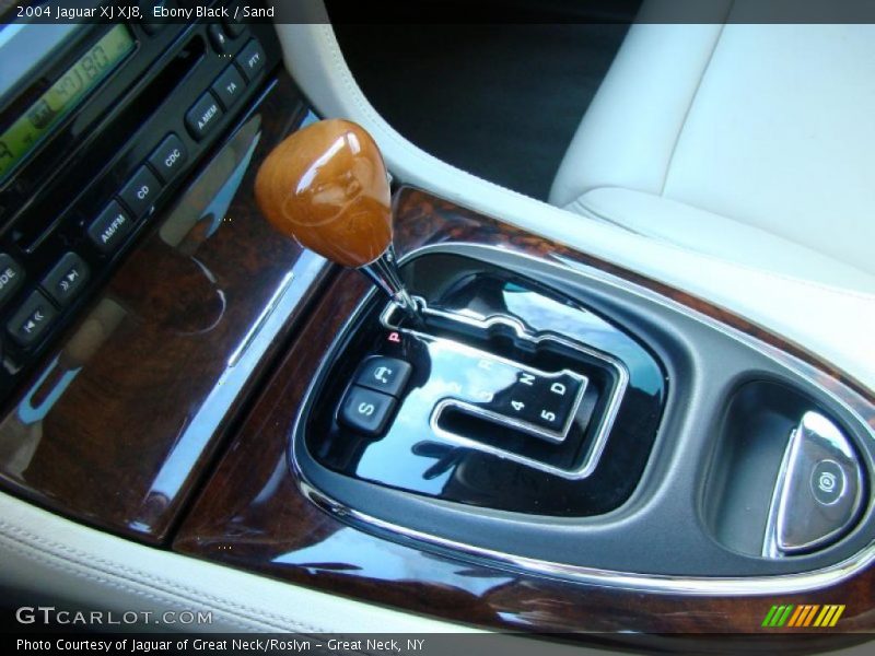 Ebony Black / Sand 2004 Jaguar XJ XJ8