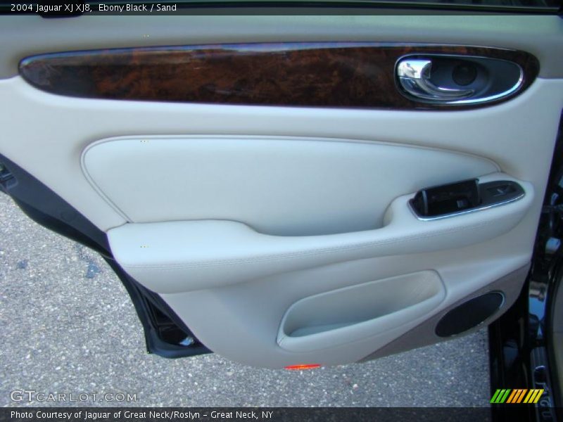 Ebony Black / Sand 2004 Jaguar XJ XJ8
