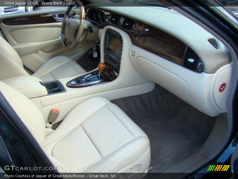 Ebony Black / Sand 2004 Jaguar XJ XJ8