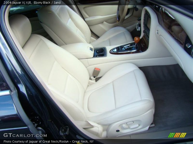 Ebony Black / Sand 2004 Jaguar XJ XJ8
