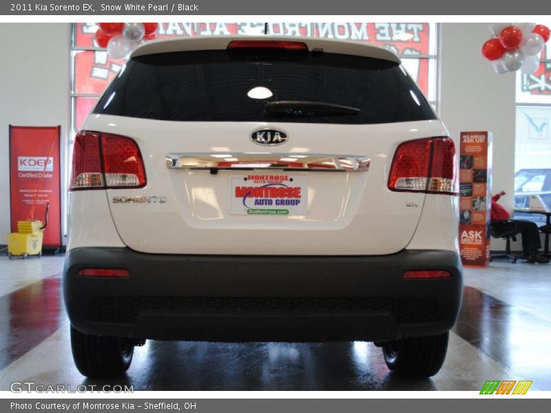 Snow White Pearl / Black 2011 Kia Sorento EX