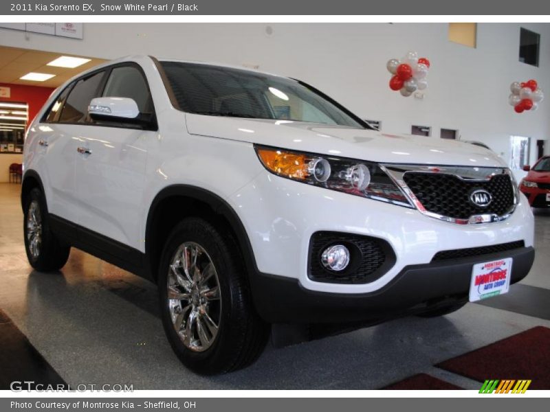 Snow White Pearl / Black 2011 Kia Sorento EX