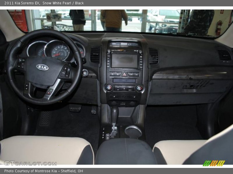 Snow White Pearl / Black 2011 Kia Sorento EX
