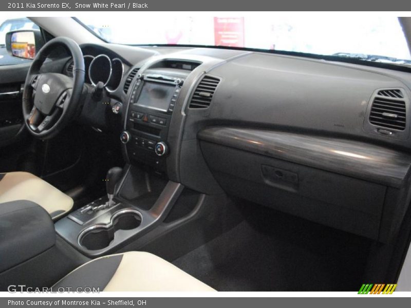 Snow White Pearl / Black 2011 Kia Sorento EX