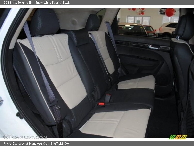 Snow White Pearl / Black 2011 Kia Sorento EX