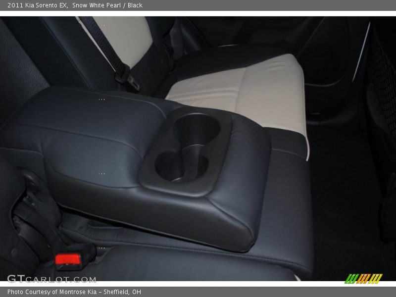 Snow White Pearl / Black 2011 Kia Sorento EX