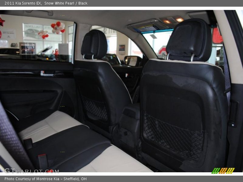Snow White Pearl / Black 2011 Kia Sorento EX