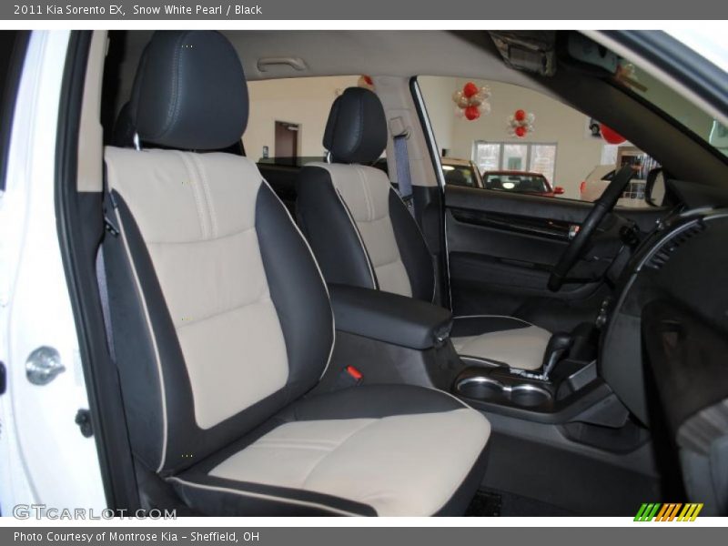 Snow White Pearl / Black 2011 Kia Sorento EX