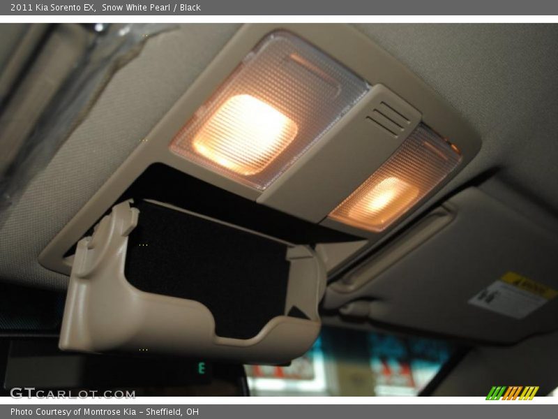 Snow White Pearl / Black 2011 Kia Sorento EX
