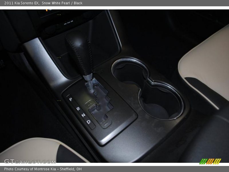 Snow White Pearl / Black 2011 Kia Sorento EX
