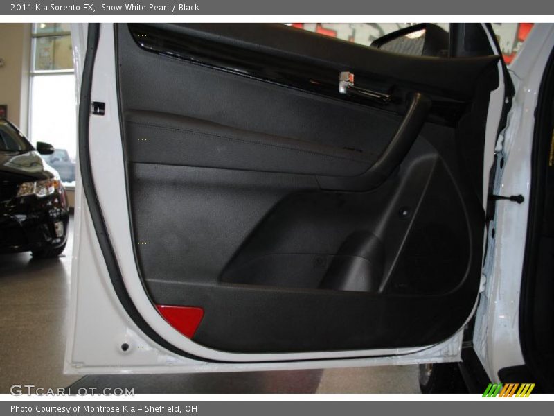 Snow White Pearl / Black 2011 Kia Sorento EX