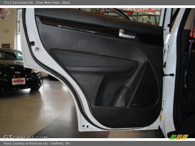 Snow White Pearl / Black 2011 Kia Sorento EX