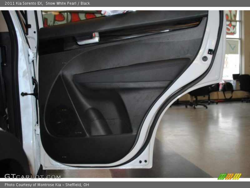 Snow White Pearl / Black 2011 Kia Sorento EX
