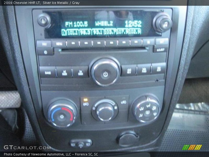 Silver Ice Metallic / Gray 2009 Chevrolet HHR LT