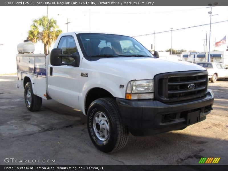 Oxford White / Medium Flint Grey 2003 Ford F250 Super Duty XL Regular Cab 4x4 Utility