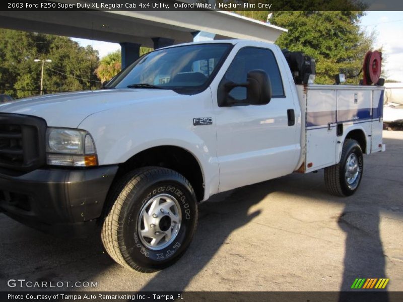 Oxford White / Medium Flint Grey 2003 Ford F250 Super Duty XL Regular Cab 4x4 Utility