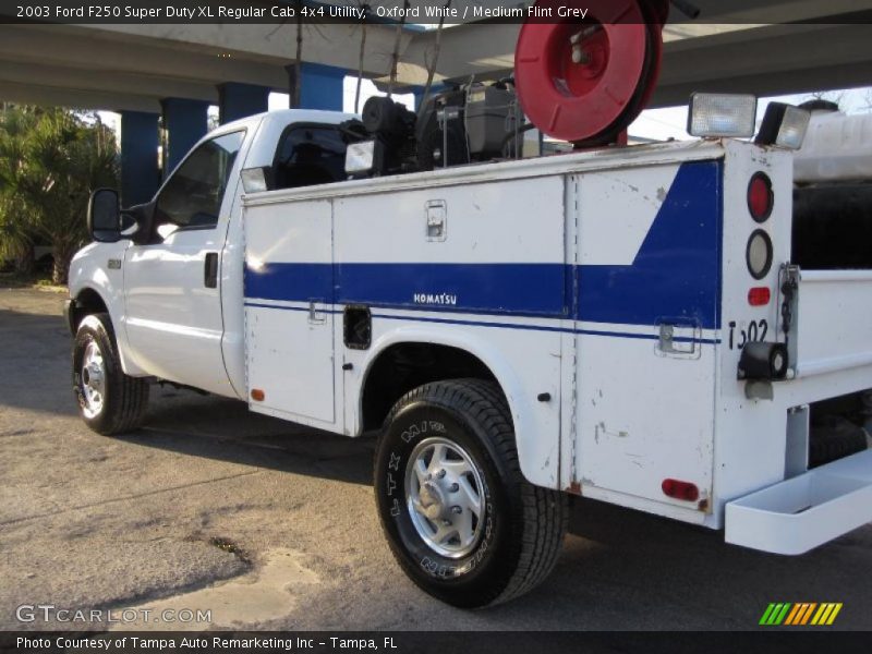 Oxford White / Medium Flint Grey 2003 Ford F250 Super Duty XL Regular Cab 4x4 Utility