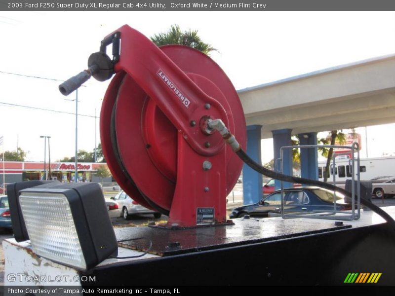 Oxford White / Medium Flint Grey 2003 Ford F250 Super Duty XL Regular Cab 4x4 Utility