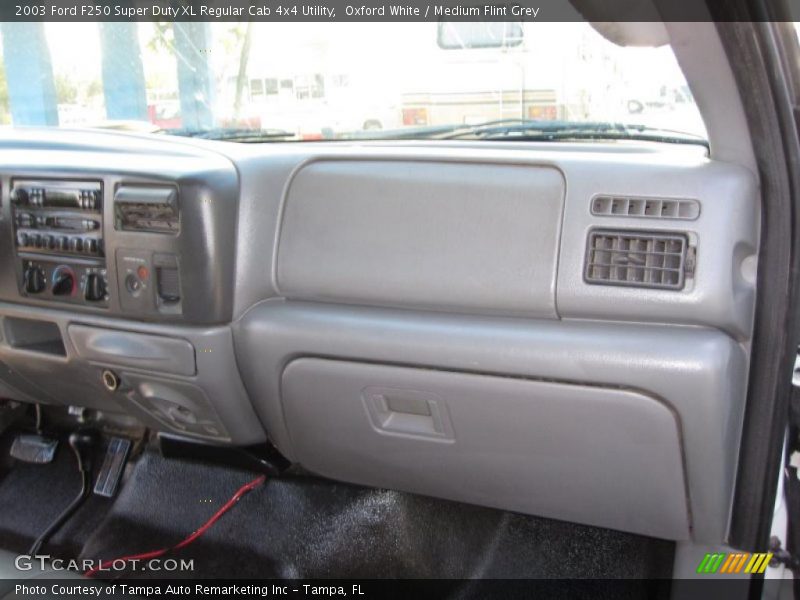 Oxford White / Medium Flint Grey 2003 Ford F250 Super Duty XL Regular Cab 4x4 Utility