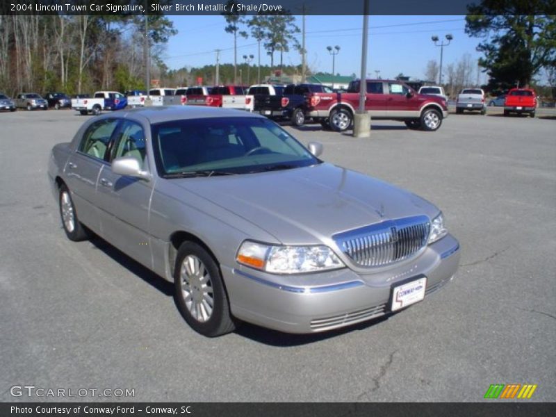 Silver Birch Metallic / Shale/Dove 2004 Lincoln Town Car Signature