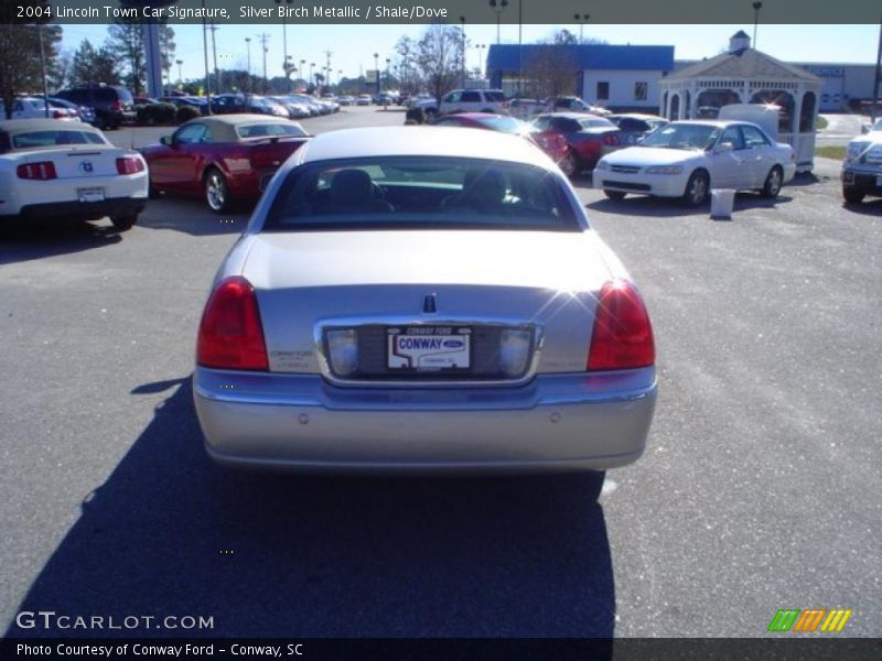 Silver Birch Metallic / Shale/Dove 2004 Lincoln Town Car Signature