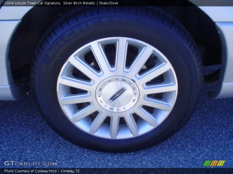Silver Birch Metallic / Shale/Dove 2004 Lincoln Town Car Signature