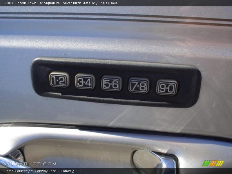 Silver Birch Metallic / Shale/Dove 2004 Lincoln Town Car Signature