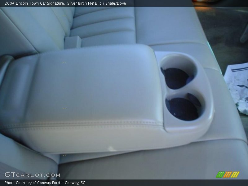 Silver Birch Metallic / Shale/Dove 2004 Lincoln Town Car Signature