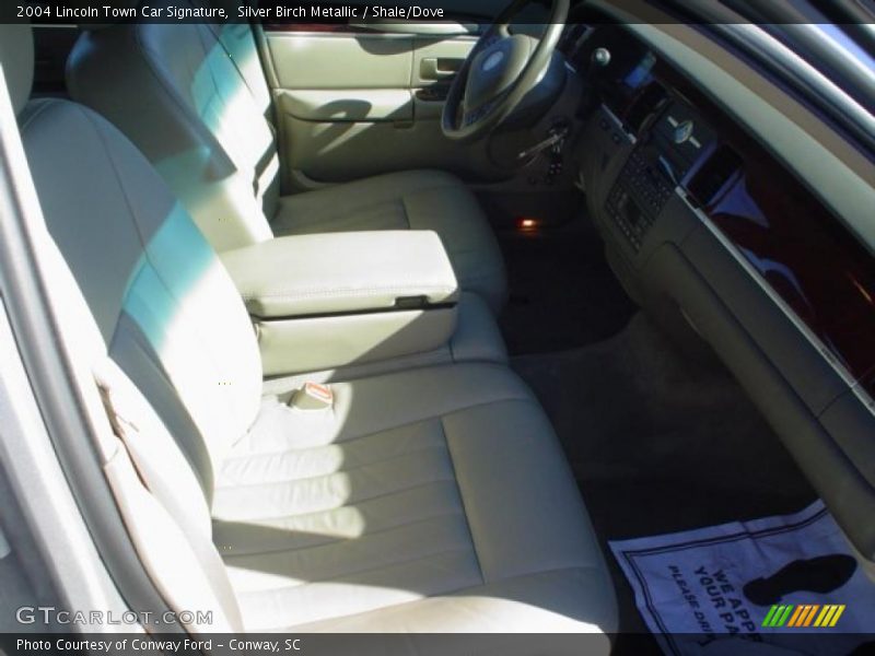 Silver Birch Metallic / Shale/Dove 2004 Lincoln Town Car Signature
