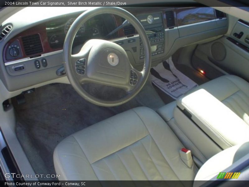 Silver Birch Metallic / Shale/Dove 2004 Lincoln Town Car Signature