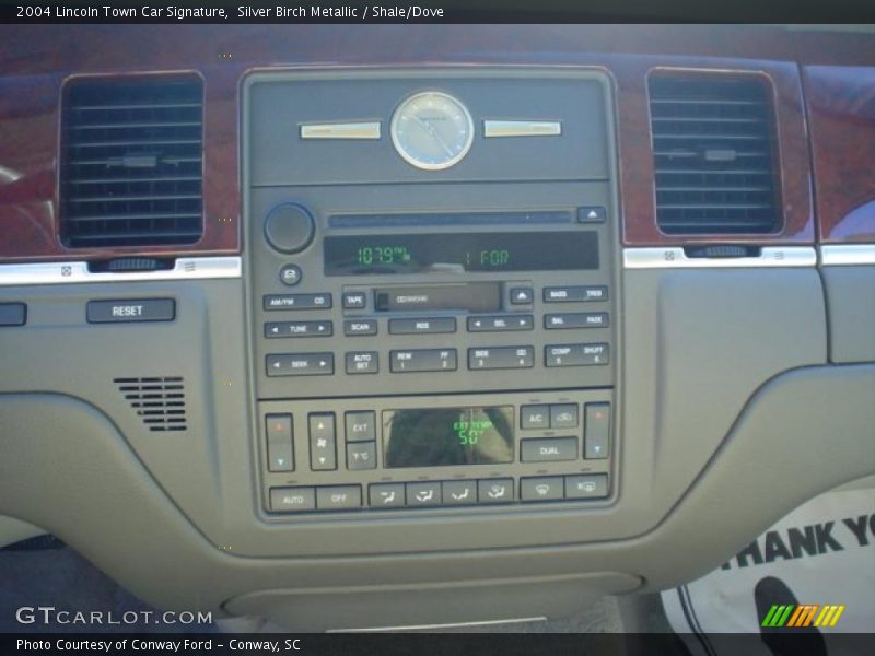 Silver Birch Metallic / Shale/Dove 2004 Lincoln Town Car Signature