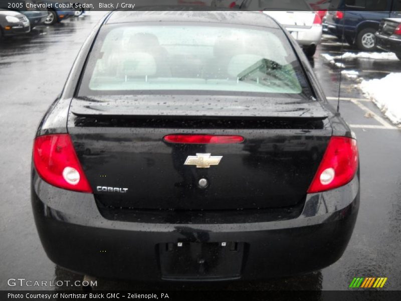 Black / Gray 2005 Chevrolet Cobalt Sedan