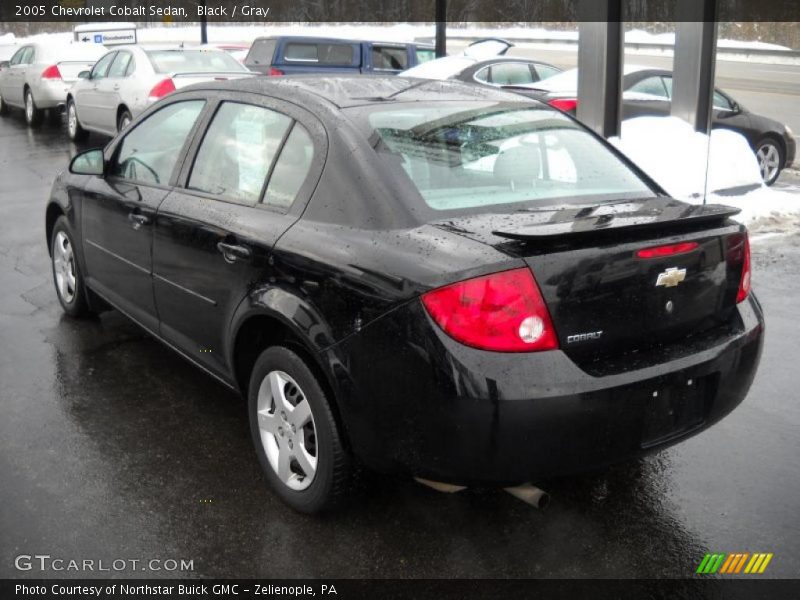 Black / Gray 2005 Chevrolet Cobalt Sedan