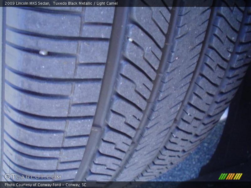 Tuxedo Black Metallic / Light Camel 2009 Lincoln MKS Sedan