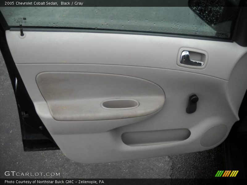 Black / Gray 2005 Chevrolet Cobalt Sedan