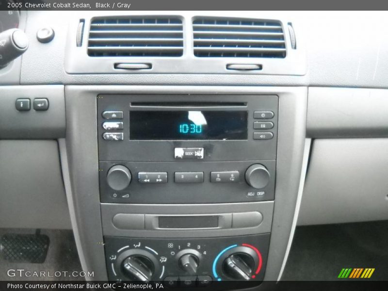 Black / Gray 2005 Chevrolet Cobalt Sedan