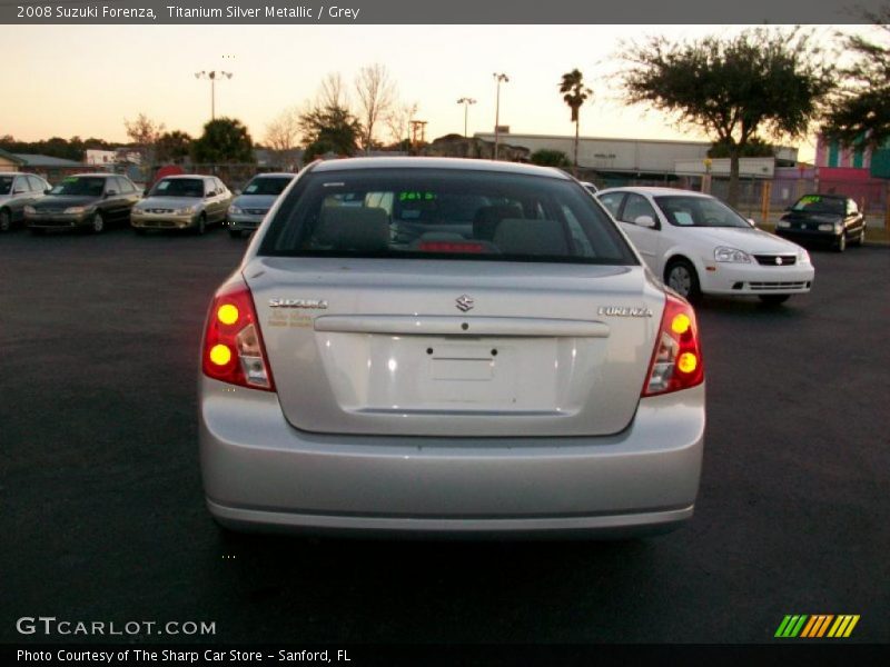 Titanium Silver Metallic / Grey 2008 Suzuki Forenza