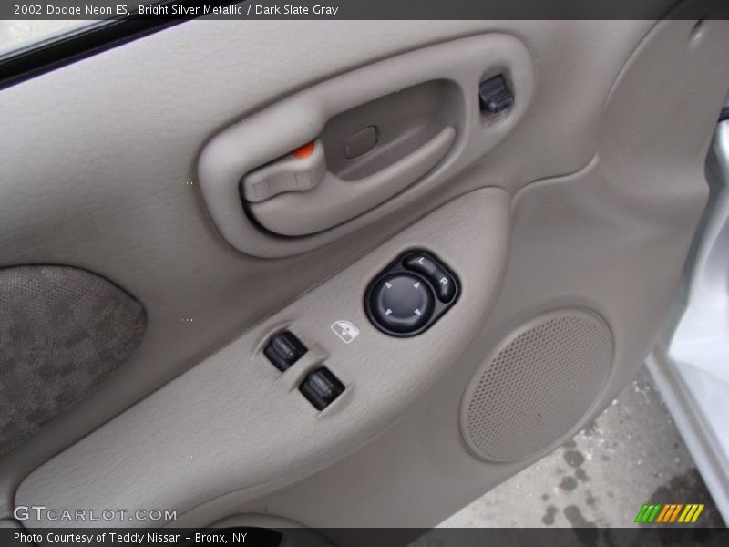 Bright Silver Metallic / Dark Slate Gray 2002 Dodge Neon ES